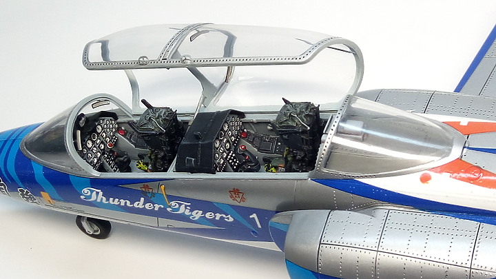 點我看大圖 FREEDOM 1/48 AT-3 自強號教練機