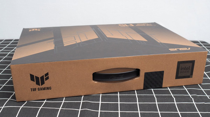 極簡純白體驗 ASUS TUF DASH F15 FX516PM 星耀白開箱