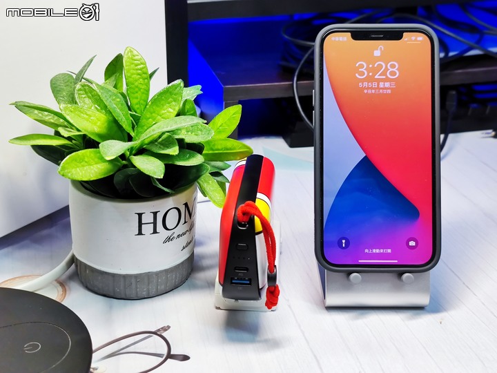 IDMIX MR CHARGER CH06 Pro 萬能行動電源 – 充電器、行動電源、無線充電多功能產品