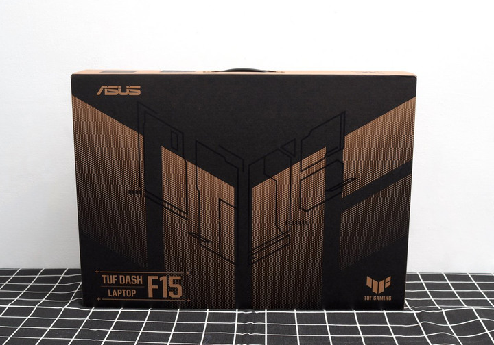 極簡純白體驗 ASUS TUF DASH F15 FX516PM 星耀白開箱