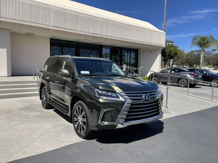 開箱 2021 LX570 退休禮物