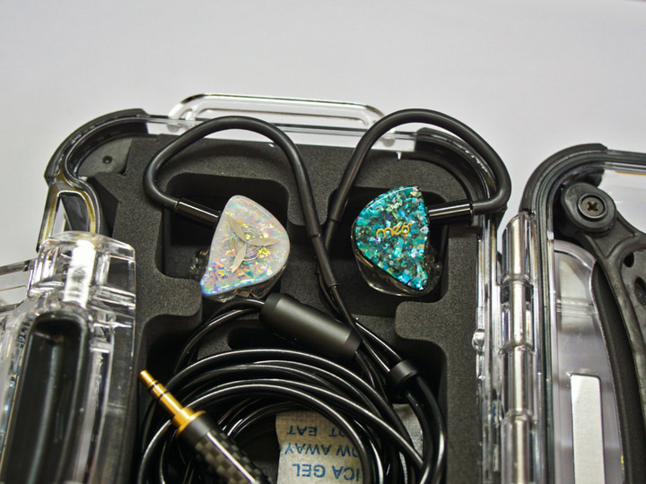 [開箱] 相似動圈氛圍感 morear me6II 6單元客製耳機