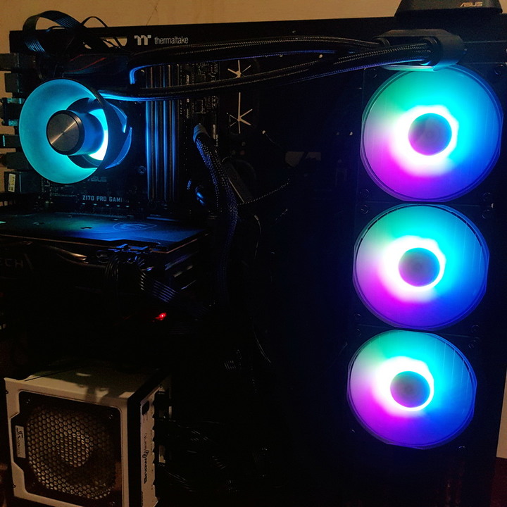 夠冷夠閃亮的一體式水冷散熱器 - 迎廣 InWin BR36