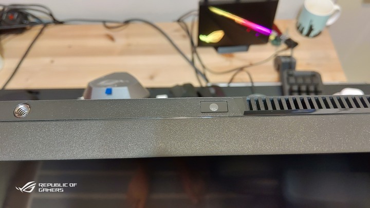 ROG PG32UQX - 4K 144Hz DSC Mini LED HDR顯示器之王(簡單開箱-圖文多)