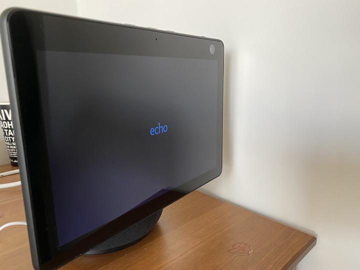 會跟著你擺頭的Smart Display - Amazon Echo Show 10