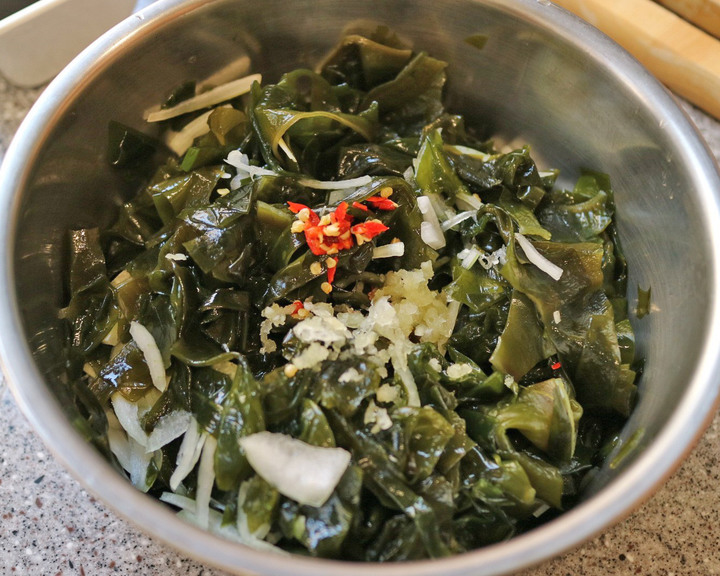 【食譜.涼拌菜】涼拌海帶芽-30分鐘完成,冰箱常備好飯友