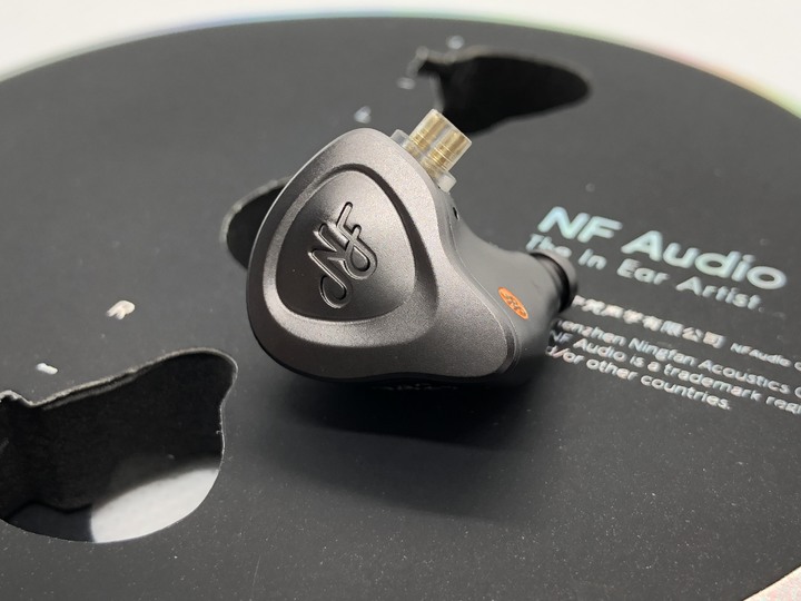 【宅評測】NF Audio NA2+電調動圈雙腔體入耳式耳機－精雕細琢的實力派佳作