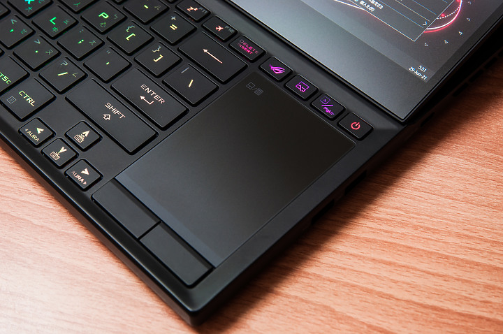 點我看大圖 「ROG Zephyrus Duo 15 SE 5900HX+3080」 - 頂規筆電微開箱文。