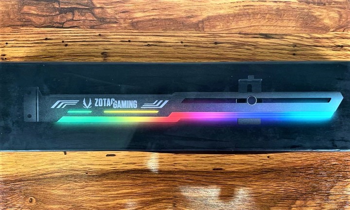 ZOTAC GAMING GeForce RTX 3080 Ti AMP Holo 顯示卡開箱實測 極光外觀設計與效能的完美結合