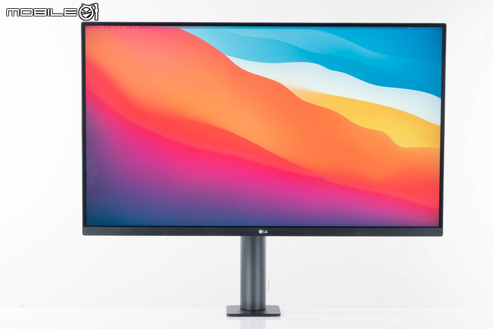 LG UltraFine Display Ergo 32UN880 人體工學螢幕開箱 顯示視野隨你調整