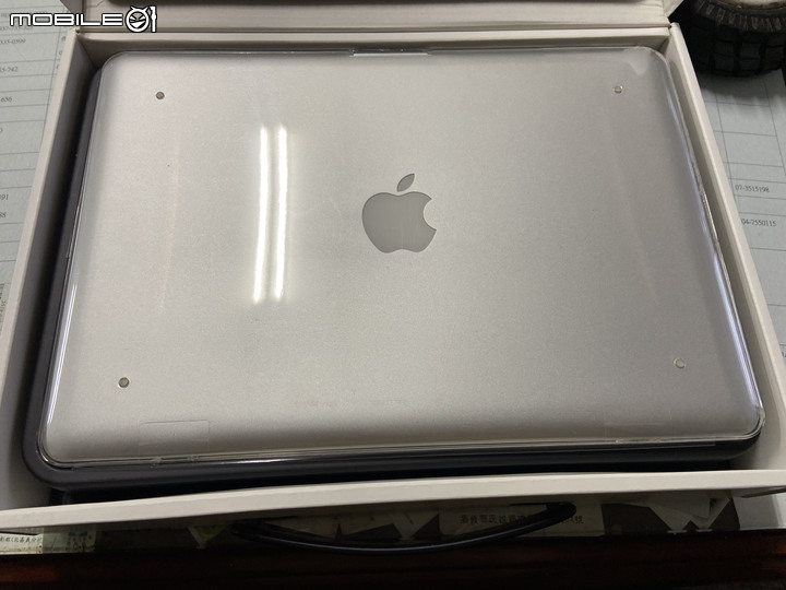 開箱賈伯斯的牛皮紙袋筆電 Macbook Air