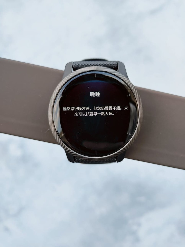 Garmin VENU 2與Apple Watch 6用後感比較