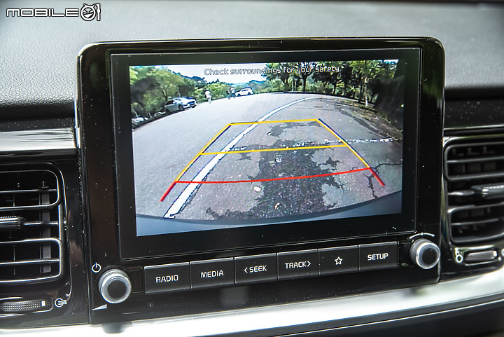 KIA Stonic 1.4驚豔版試駕|實用性出色的入門小休旅!