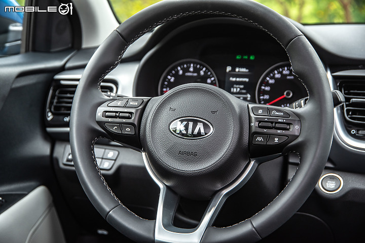 KIA Stonic 1.4驚豔版試駕|實用性出色的入門小休旅!
