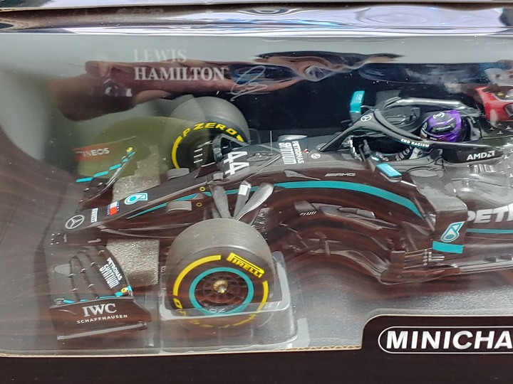 [開箱]1/18 MINICHAMPS MERCEDES W11 L.HAMILTON 2020