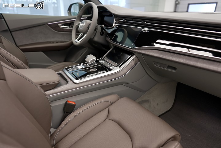 實車照片分享 Audi Q8 55 TFSI quattro S line 金屬龍焰橘 Dragon orange