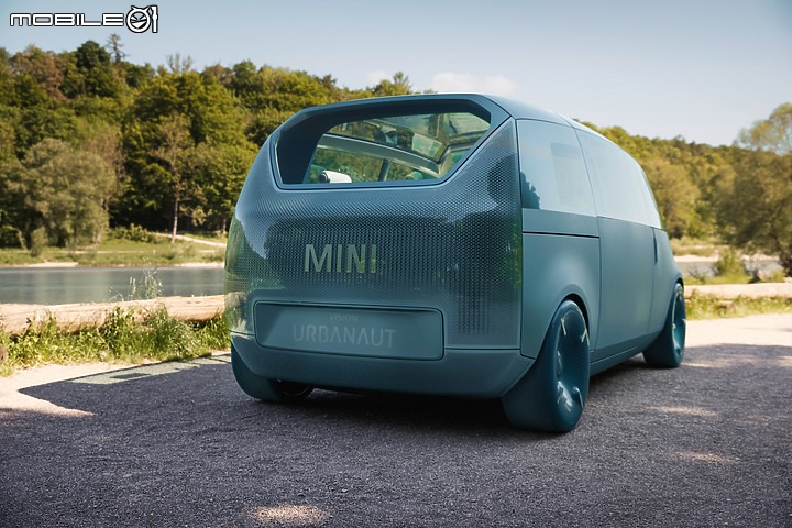 【海外新訊】Mini Vision Urbanaut概念實車亮相,最「大」台的迷你巴士!