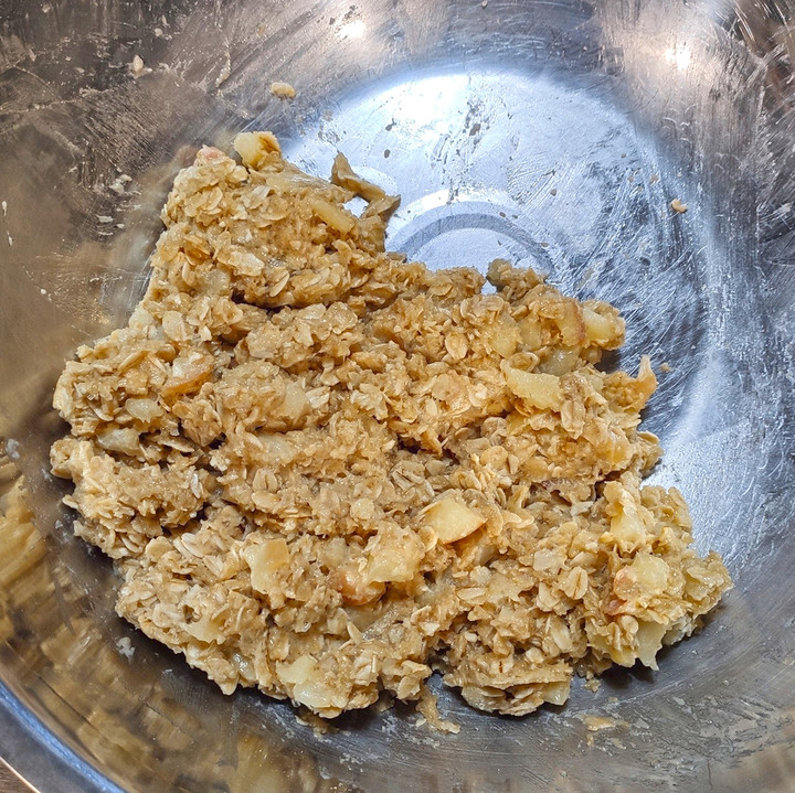 【食譜.點心】蘋果肉桂燕麥餅-無蛋無奶，有鐵盒餅乾高級感
