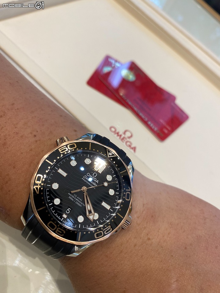 點我看大圖 Seamaster 海馬Diver 同軸擒縱42毫米大師天文台腕錶又來辣