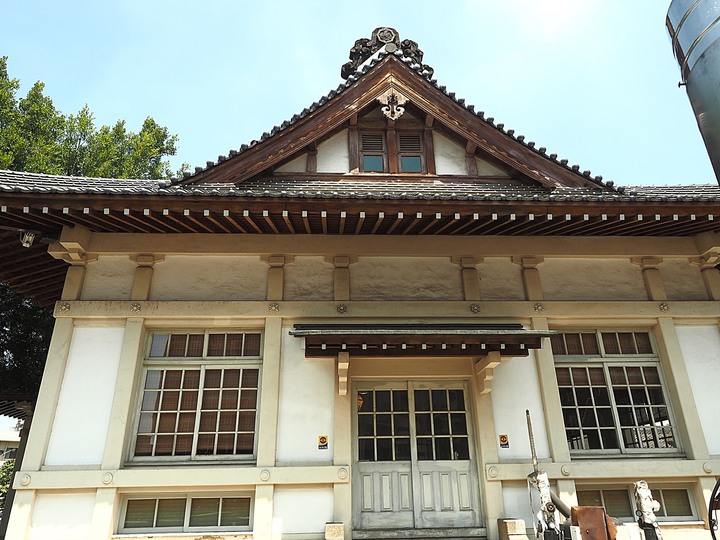 彰化市武德殿 — 日治時期警察官員練武之處,外掛一旁的彰化縣立美術館與節孝祠