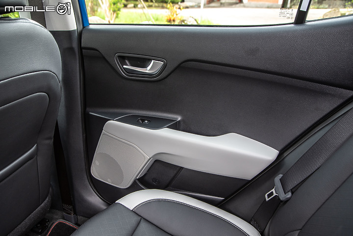 KIA Stonic 1.4驚豔版試駕|實用性出色的入門小休旅!