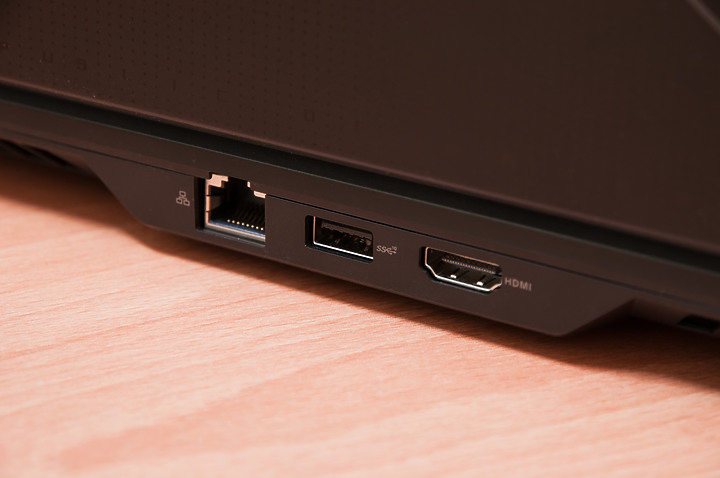 點我看大圖 「ROG Zephyrus Duo 15 SE 5900HX+3080」 - 頂規筆電微開箱文。