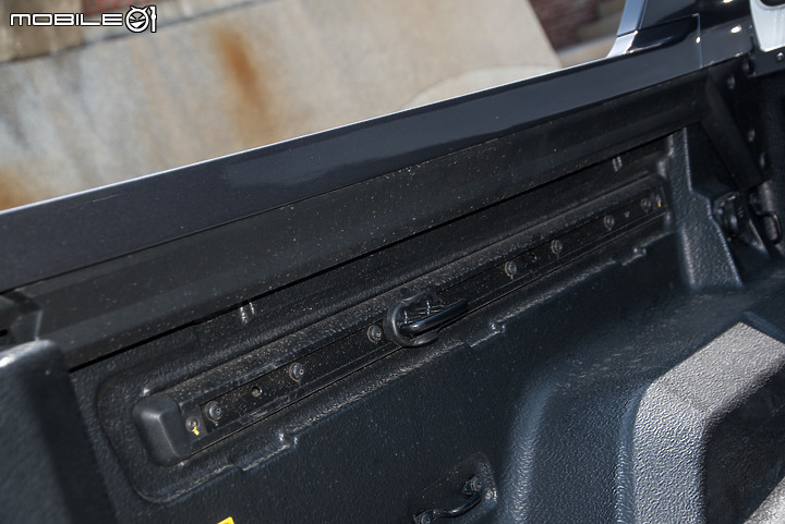 Ford Ranger運動型新年式試駕|升級膝部氣囊、Cargo Management套件等多項配備!