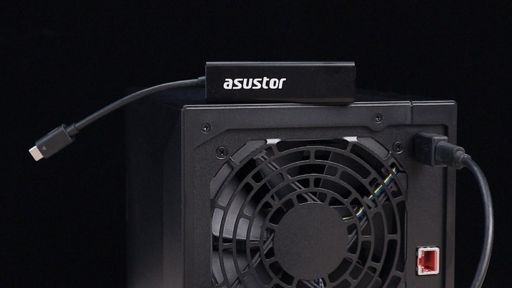 點我看大圖 ASUSTOR 入門 2.5GbE NAS,AS3304T 4bay 居家辦公儲存優選