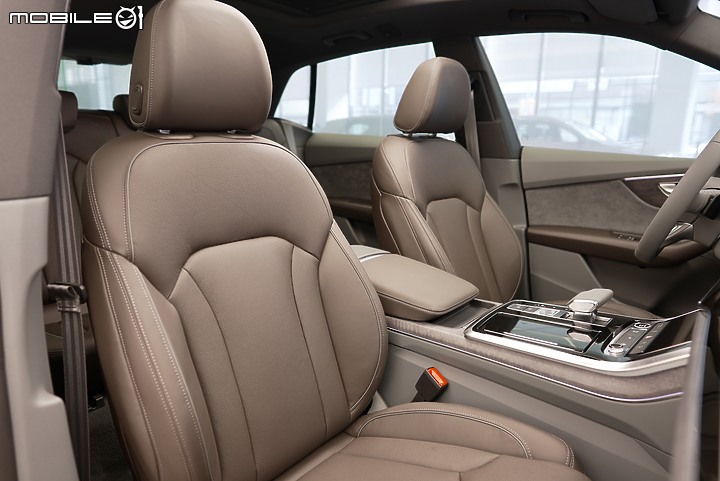 實車照片分享 Audi Q8 55 TFSI quattro S line 金屬龍焰橘 Dragon orange