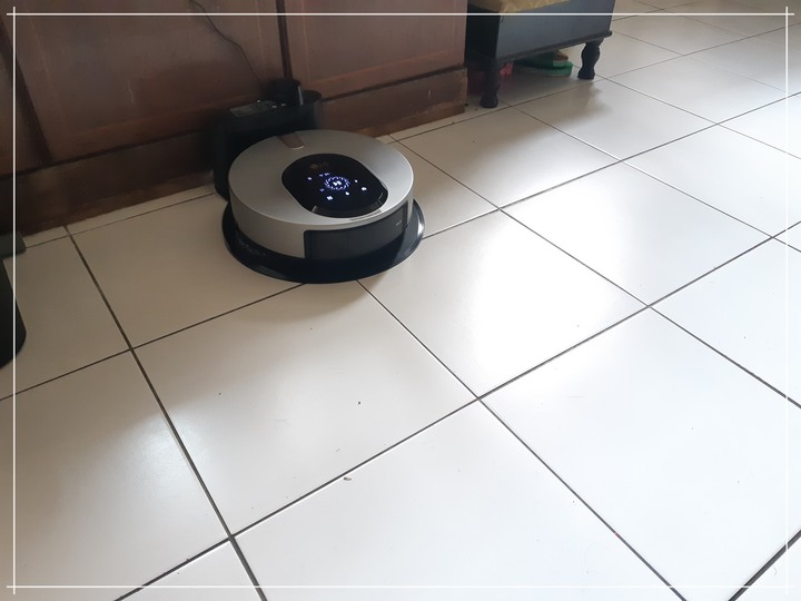 跟我來場障礙賽吧！LG M9 MAX 銳眼雙旋拖地機器人！