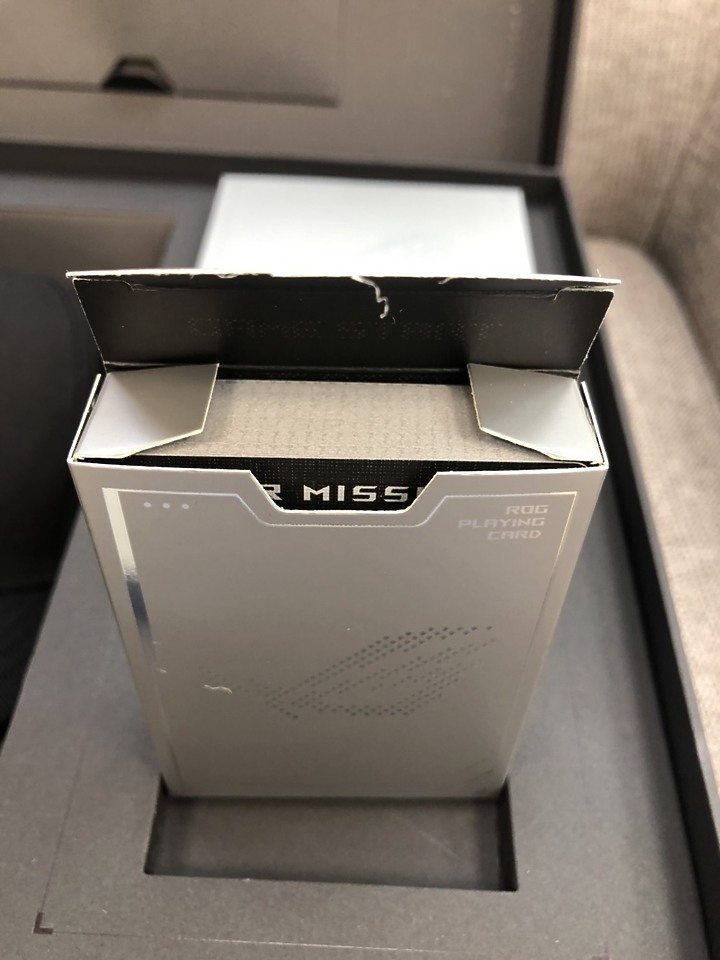 點我看大圖 ROG 5 Ultimate + 信仰大禮包 簡易開箱心得