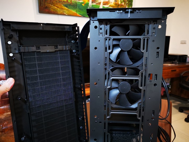 【開箱】極富機械巧思且低調奢華的電腦機殼！Fractal Design Define 7