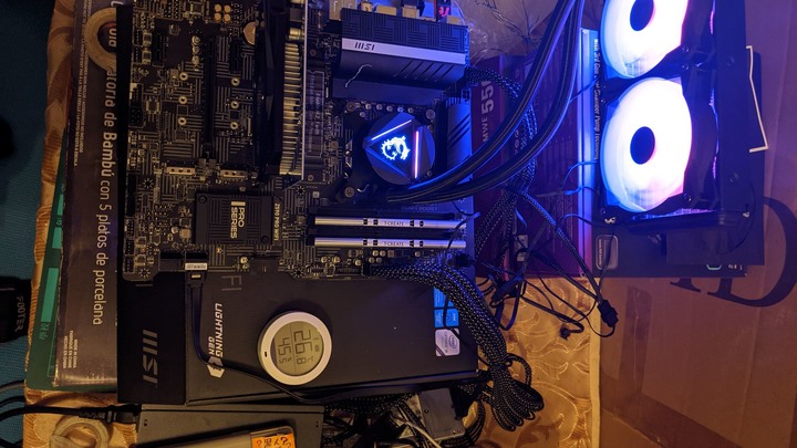 微星MSI MAG CoreLiquio 360R 簡易開箱 (更新 空冷利民TRUE Spirit 140 Power 單風扇水冷 MasterLiquid ML120L V2 RGB 雙風扇水冷 微星MAG CoreLiquio 240R 溫度測試對比) )