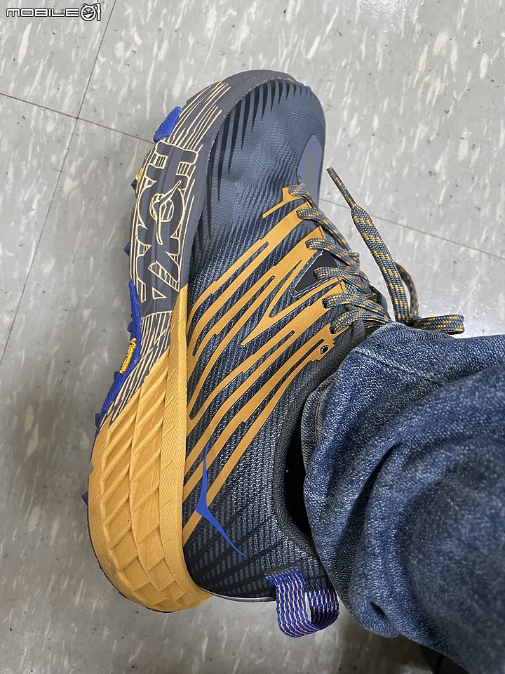 Hoka one one 越野鞋微開箱