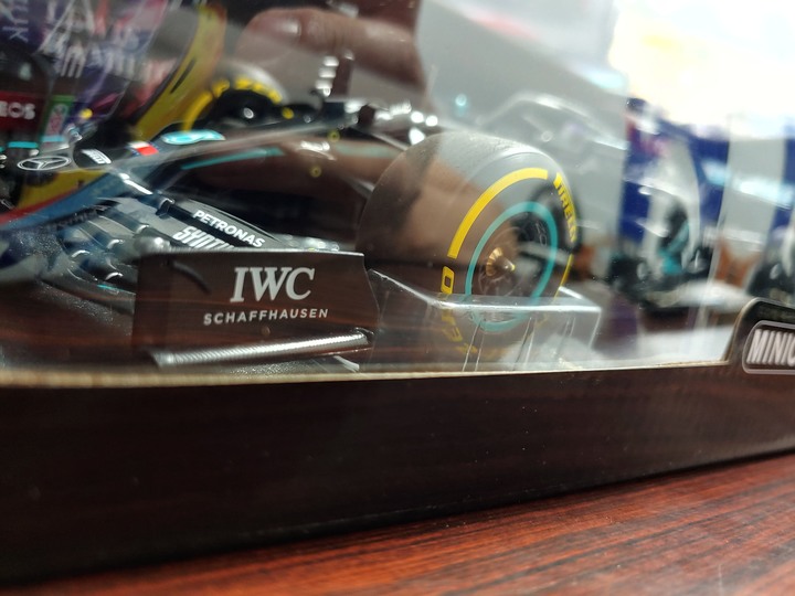 [開箱]1/18 MINICHAMPS MERCEDES W11 L.HAMILTON 2020