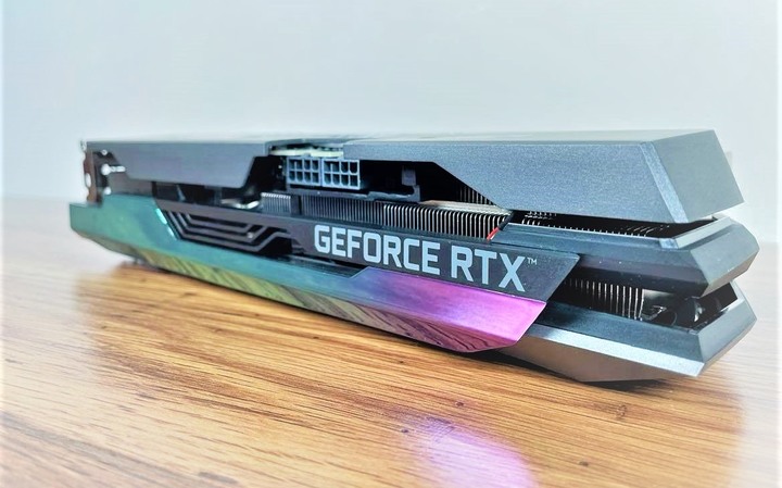 ZOTAC GAMING GeForce RTX 3080 Ti AMP Holo 顯示卡開箱實測 極光外觀設計與效能的完美結合