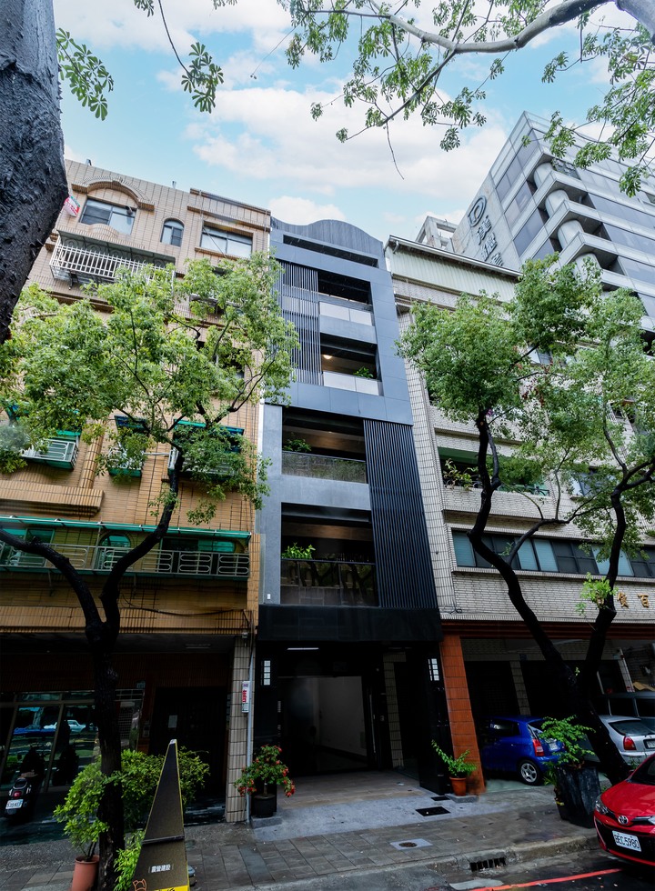 仁武電梯透天與四維四路電梯透天的選擇,給個建議吧