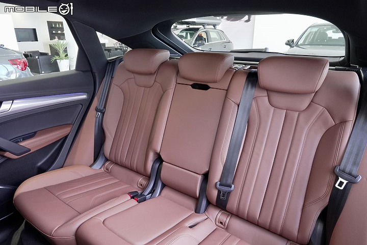 Q5 Sportback Edition One 展間照片分享
