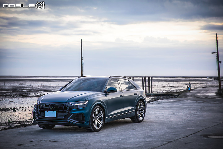 【Audi Q8 55 TFSI 星浩藍】選配/開箱/包膜/消光犀牛皮/外拍 圖多分享 by Vansen