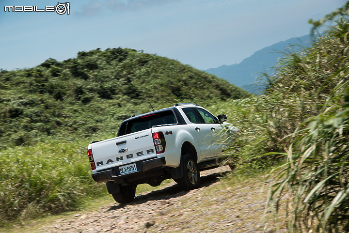 Ford Ranger運動型新年式試駕|升級膝部氣囊、Cargo Management套件等多項配備!