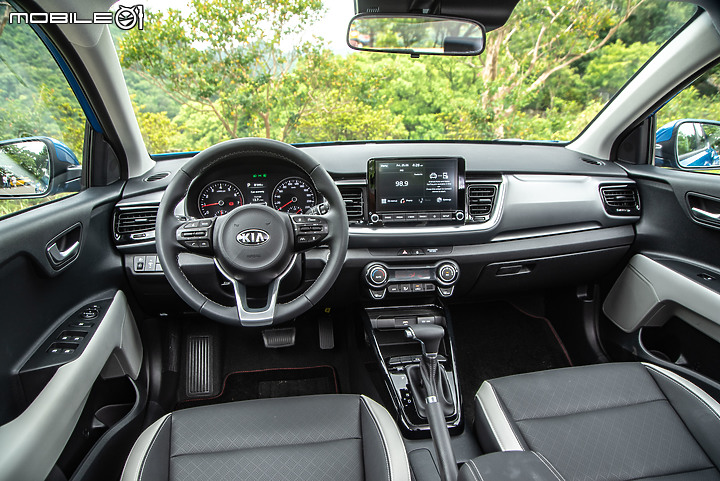 KIA Stonic 1.4驚豔版試駕|實用性出色的入門小休旅!