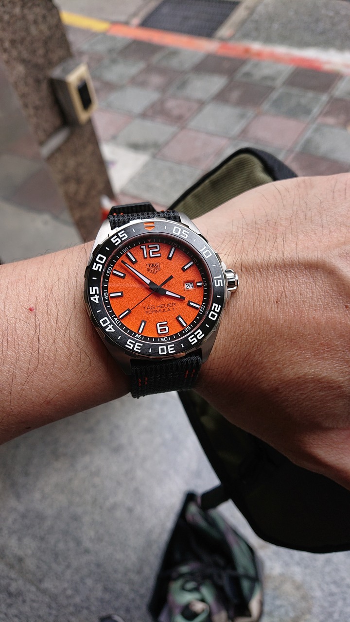 分享：TAG Heuer Formula 1 愛馬仕橘 復古賽車錶