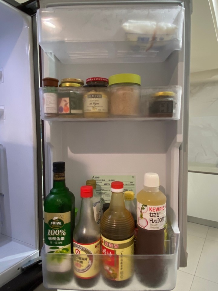 點我看大圖 疫情都在家,開箱一下陪了我家5年的三菱冰箱