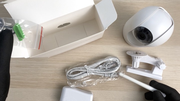 無線遙控擺頭 IPcam，FOSCAM R2M、C2M 外殼質感超乎預期