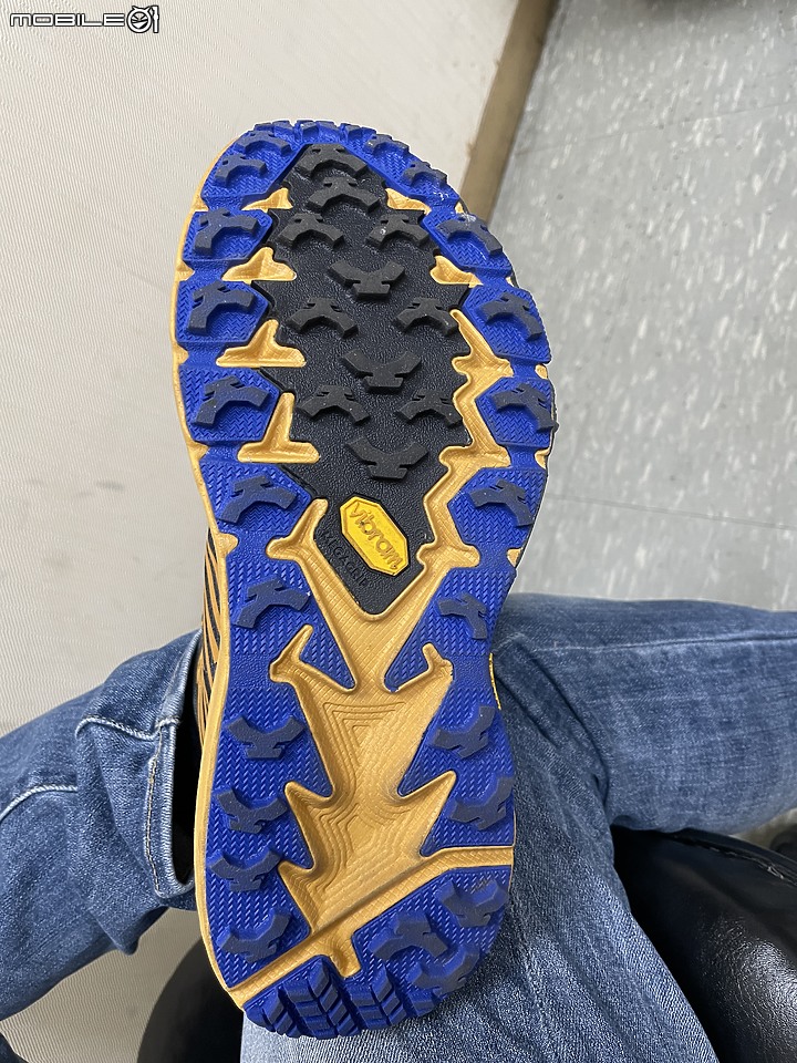 Hoka one one 越野鞋微開箱