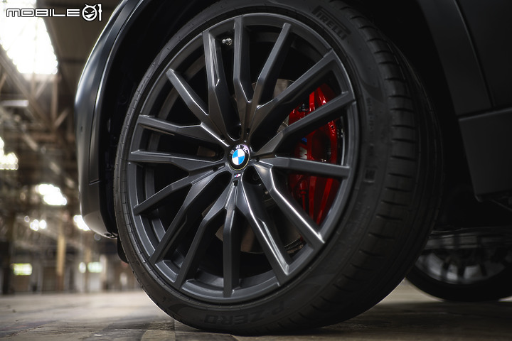 【海外新訊】原廠式樣的血盆大口!BMW推出X5、X6 Black Vermilion、X7 Frozen Black metallic特仕版車款