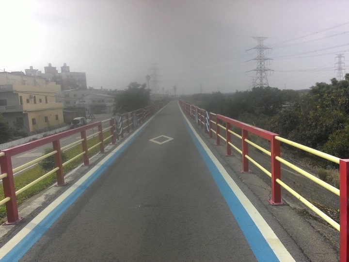 [佛教] 龍井大肚堤防自行車道上的奇異之事 (文長)