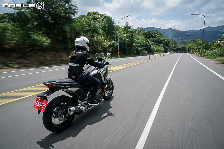 2021 HONDA NC750X DCT 試駕|直覺操控 變速箱更滑順