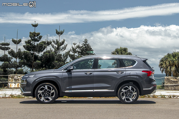Hyundai 小改款 Santa Fe 試駕|大改款等級的全面進化