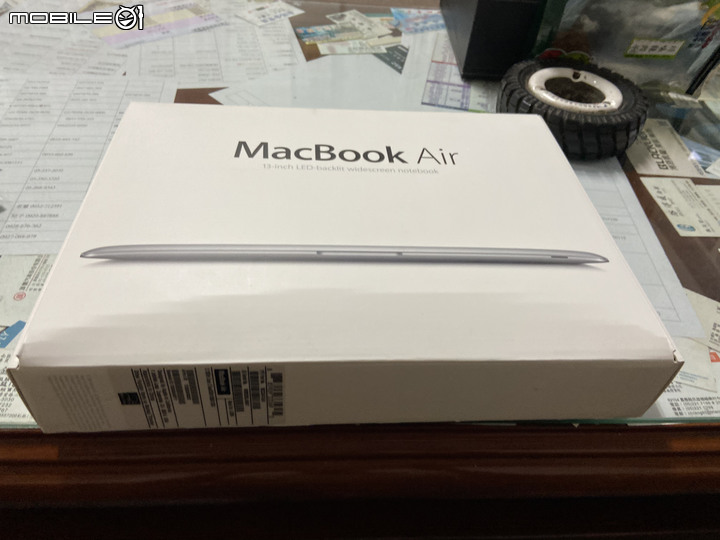 開箱賈伯斯的牛皮紙袋筆電 Macbook Air